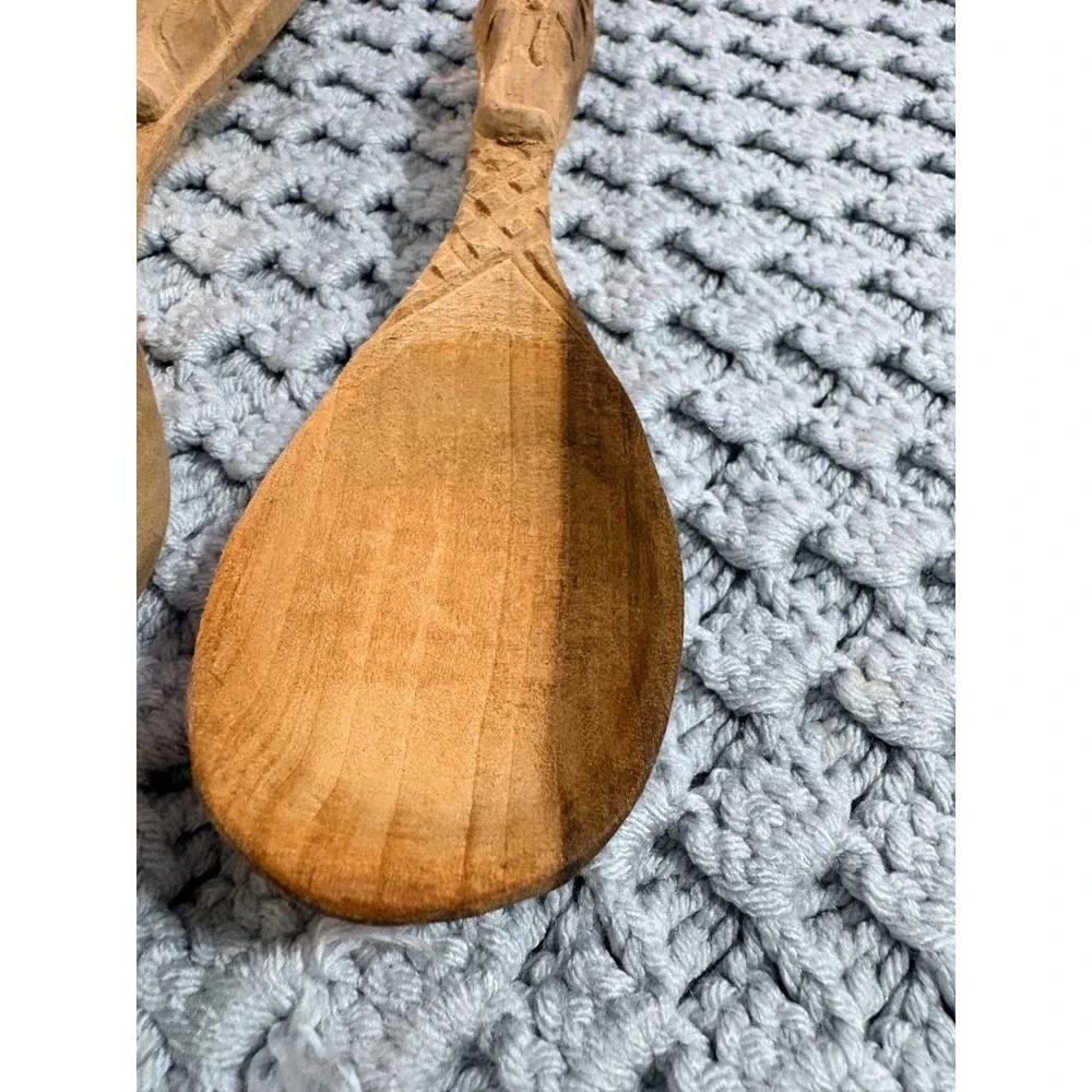 Hand Carved Wooden Salad Serving Set Folk Art Rustic Fork and Spoon 2 Piece‎